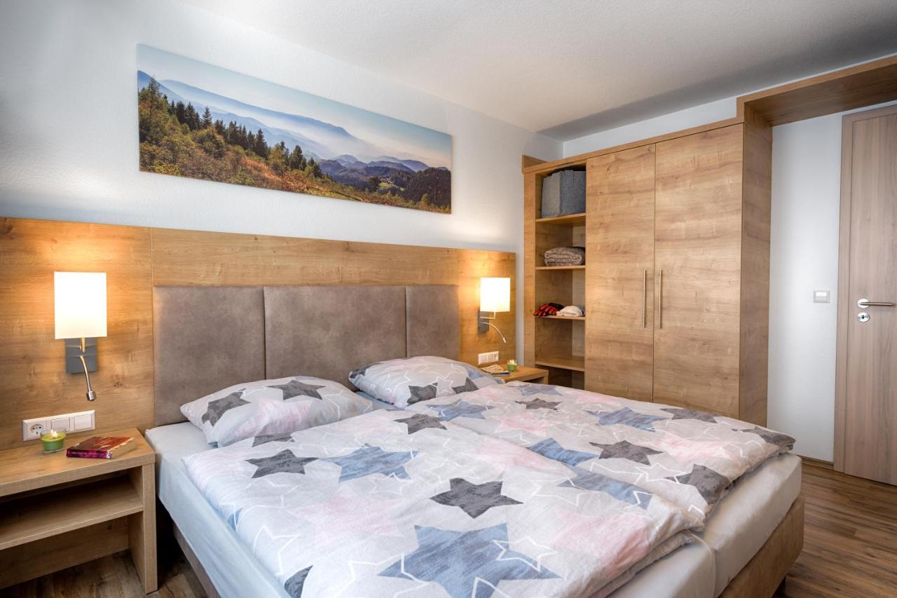 Ferienwohnung mit Whirlpool&Balkon, direkt an der Skipiste/an den Wanderwegen Feldberg  Buitenkant foto
