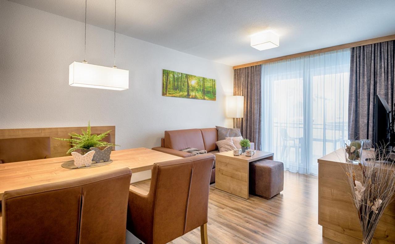 Ferienwohnung mit Whirlpool&Balkon, direkt an der Skipiste/an den Wanderwegen Feldberg  Buitenkant foto